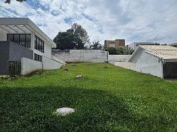 Terreno em Alphaville Residencial 12 - 560 m2 - leve aclive